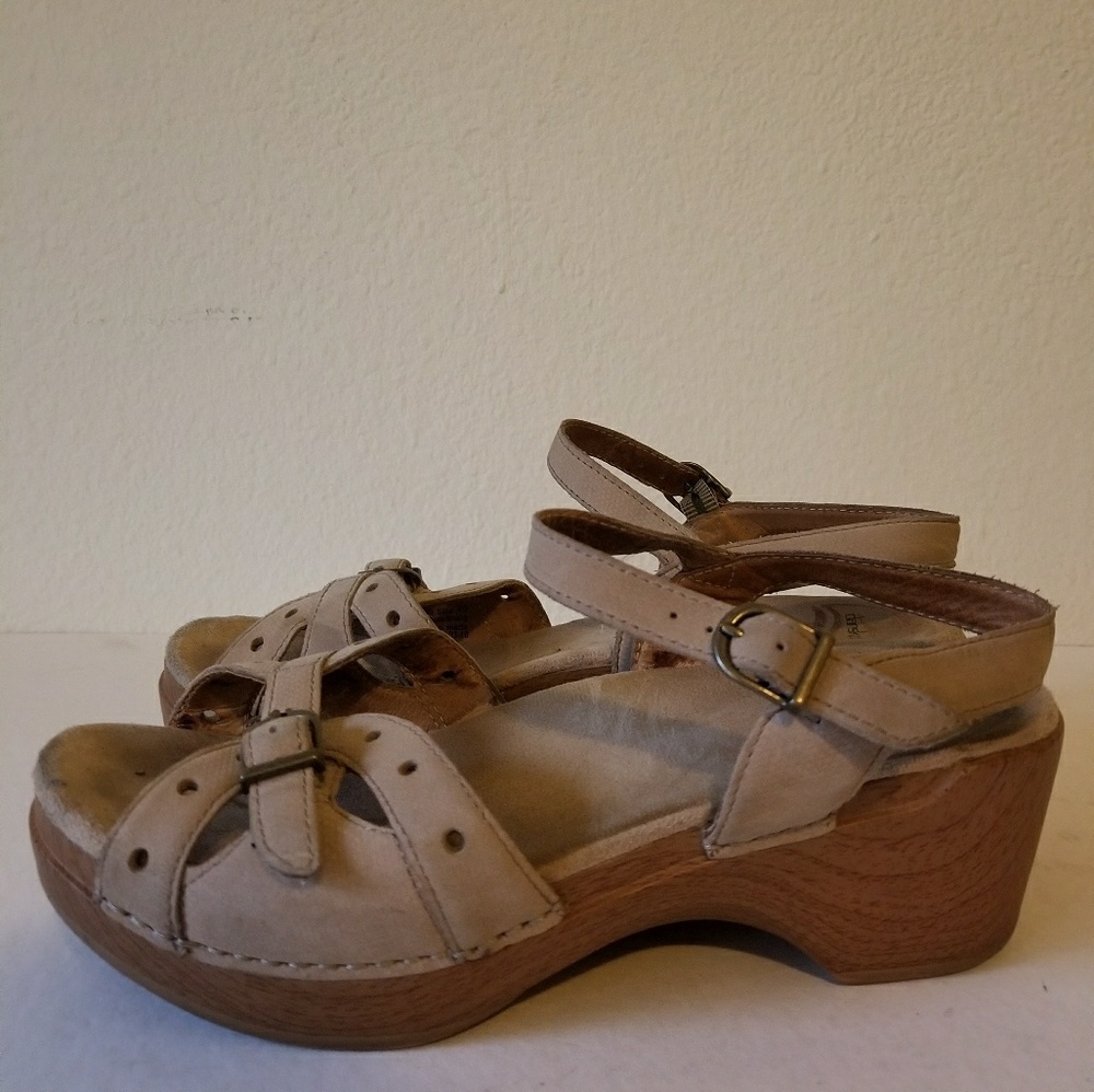 Dansko Womens Shoes SZ 9.5 US  40 EUR